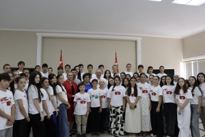 Аҧсны Аҳәынҭқарра Ахада Бадра Гәынба идикылеит Нхыҵ-Кавказынтәи Аҧсны ҧсшьара иаан иҟоу аҿартә лагер "Ахьышьҭрахь" алахәцәа