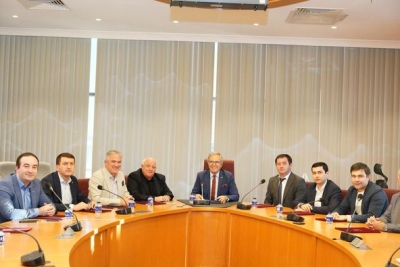 Абҵарамза 8 рзы, Бандырма ақалақь ахада Дурсун Мирза иҟаиҵаз ааҧхьарала, имҩаҧысит Аҧснытәи аделегациа рҧылара